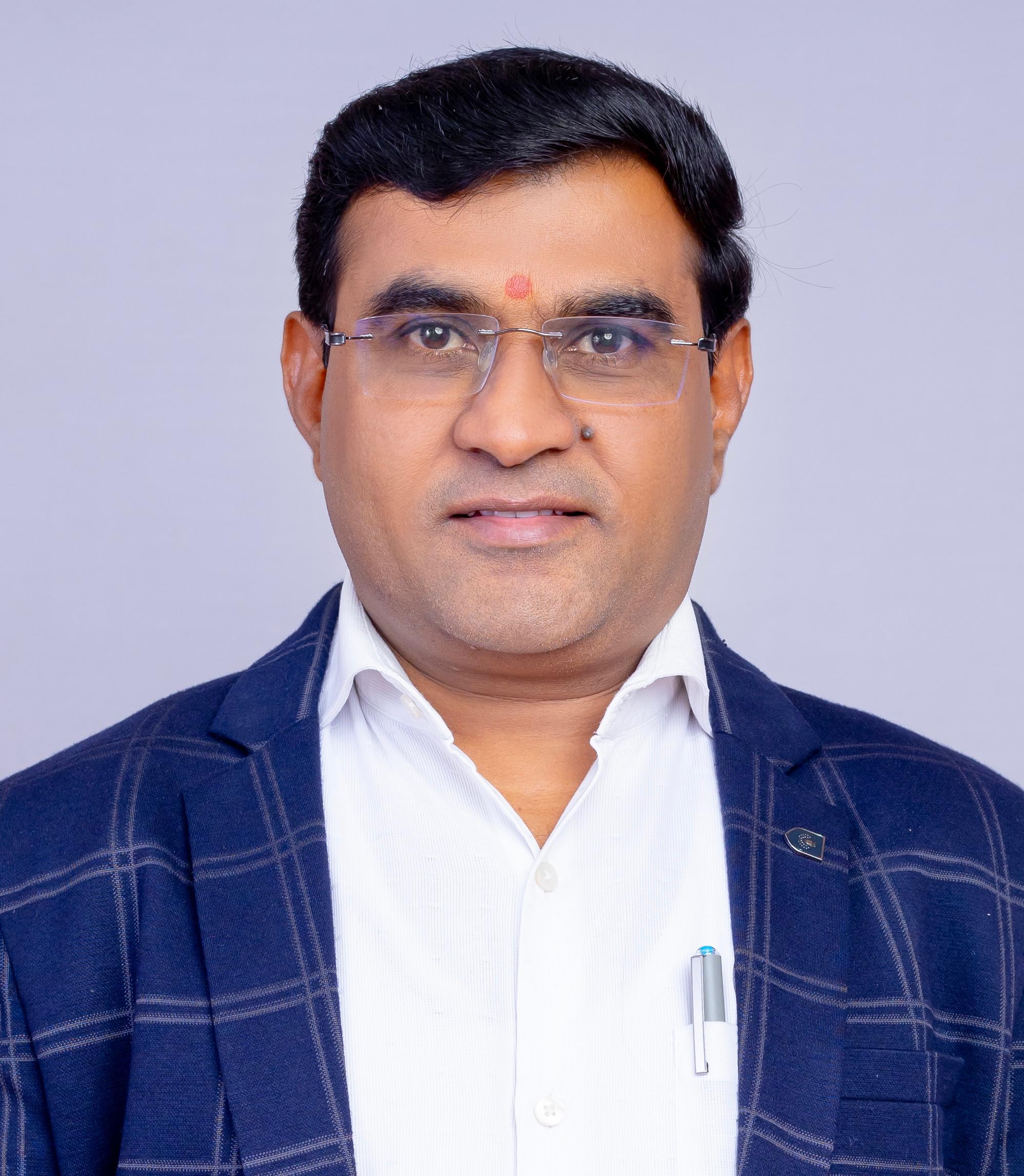 श्री. वासुदेव सोळंके